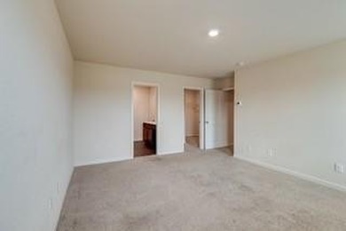 Discover this beautifully maintained four-bedroom, 2.5-bathroom - photo 16