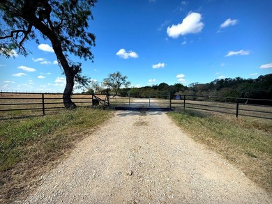 HALF-MILE RIVER FRONTAGE. Discover one of the most exceptional - photo 16