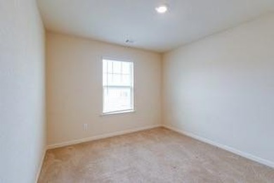 Discover this beautifully maintained four-bedroom, 2.5-bathroom - photo 21