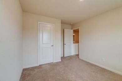 Discover this beautifully maintained four-bedroom, 2.5-bathroom - photo 22