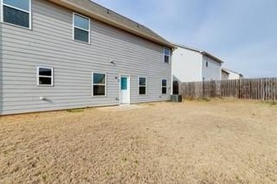 Discover this beautifully maintained four-bedroom, 2.5-bathroom - photo 24