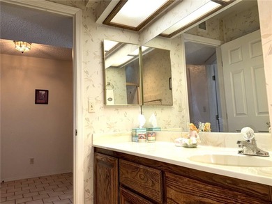 BACK ON MARKET AT NO FAULT OF SELLER OR HOME. POSSIBLE SELLER - photo 27