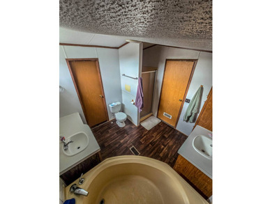 Move-in ready single-wide mobile home located in Huffman, TX - photo 8