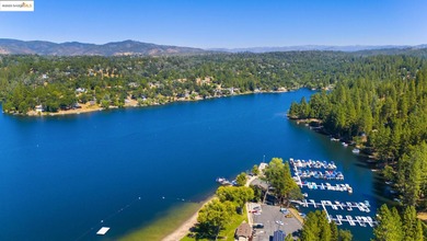 A picturesque scene with a sense of tranquility. This golf