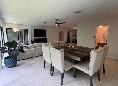 Welcome to this spacious three-bedroom, two-and-a-half-bath - photo 3