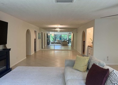 Welcome to this spacious three-bedroom, two-and-a-half-bath - photo 6