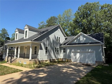 This 4600+ square foot open floor plan is ideal for entertaining - photo 3