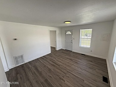 Beautifully remodeled ranch home located in the heart of - photo 6