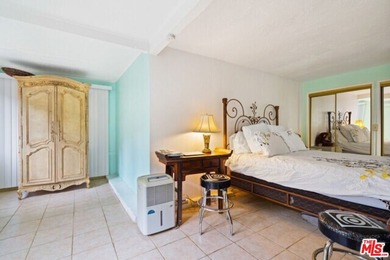 new photos and interiors coming soon! The perfect live work - photo 17