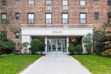 Beautiful 2 Bedroom Unit located on the 1st Floor of Cambridge - photo 2