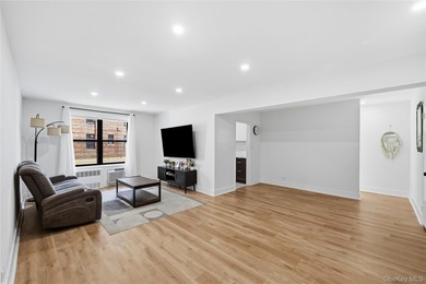 Beautiful 2 Bedroom Unit located on the 1st Floor of Cambridge - photo 4