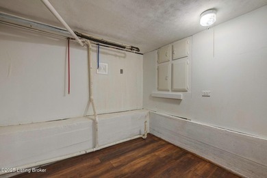 This 3-bed home with over 2,300 sqft is less than two minutes - photo 25