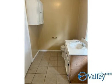 Location-Location 3/4 bedroom home, 5 baths (2-full, 1-3/4 - photo 27