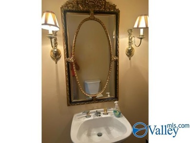 Location-Location 3/4 bedroom home, 5 baths (2-full, 1-3/4 - photo 28