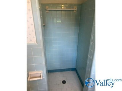 Location-Location 3/4 bedroom home, 5 baths (2-full, 1-3/4 - photo 29