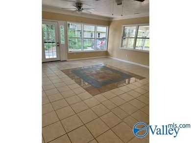 Location-Location 3/4 bedroom home, 5 baths (2-full, 1-3/4 - photo 31