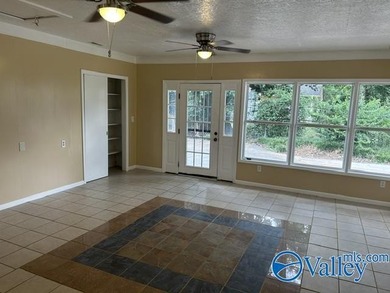 Location-Location 3/4 bedroom home, 5 baths (2-full, 1-3/4 - photo 32