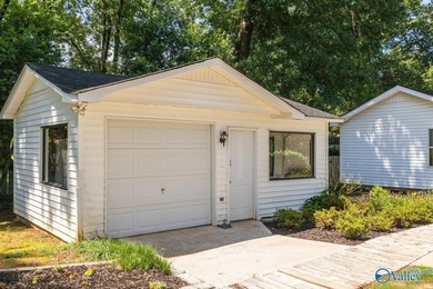 Location-Location 3/4 bedroom home, 5 baths (2-full, 1-3/4 - photo 36