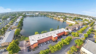Beautiful 1 bedroom, 1 bath condo located in a desirable 55+ - photo 1