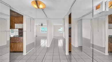 Beautiful 1 bedroom, 1 bath condo located in a desirable 55+ - photo 2