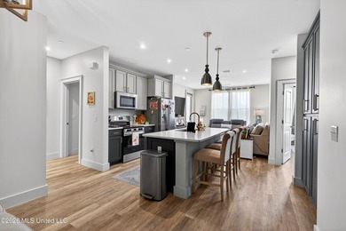 Owners have purchased a new home and are MOTIVATED! Welcome to - photo 3