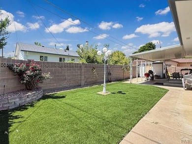 Welcome to this beautifully maintained home, perfectly situated - photo 8