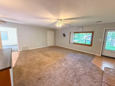 Charming 3-bedroom, 1-bath home just minutes from beautiful - photo 3