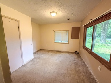 Charming 3-bedroom, 1-bath home just minutes from beautiful - photo 7