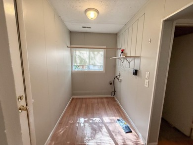 Charming 3-bedroom, 1-bath home just minutes from beautiful - photo 10