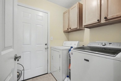 Beautiful 3 bedroom, 2 full bath home in Ashton Glenn, a quiet - photo 15