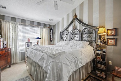 Beautiful 3 bedroom, 2 full bath home in Ashton Glenn, a quiet - photo 16