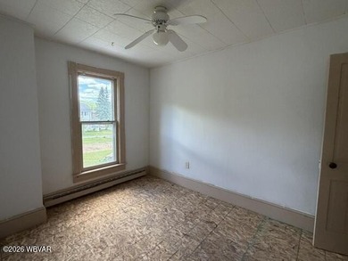 No Flood Insurance Required! Whether you're looking for a place - photo 17