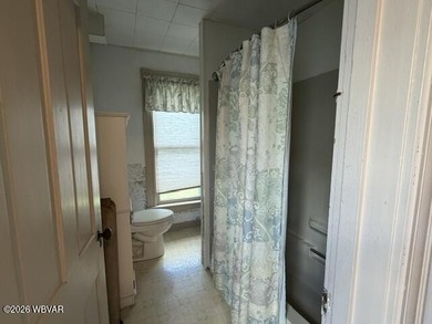 No Flood Insurance Required! Whether you're looking for a place - photo 18