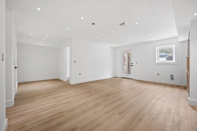Exceptional condominium with a private fenced backyard and - photo 19