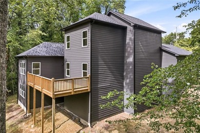 Welcome to lakeside living on Lake Lanier in the sought-after - photo 30