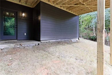 Welcome to lakeside living on Lake Lanier in the sought-after - photo 31