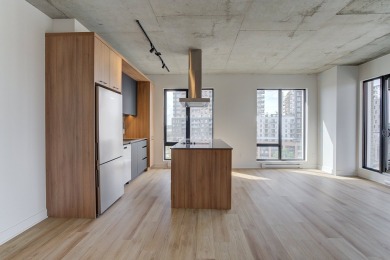 Lake Condo For Sale in Montréal (Lasalle),