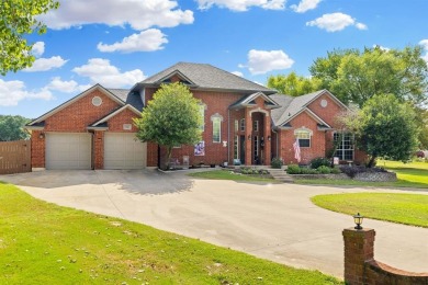 Lake Home For Sale in Gainesville, Texas