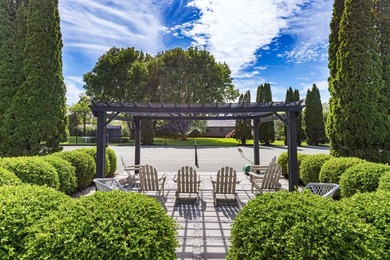 This South of the Highway estate has everything in place for a - photo 5
