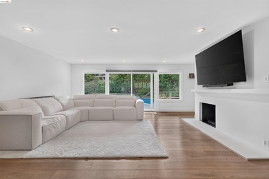 Nestled within the prestigious Peacock Gap neighborhood, 127 - photo 8