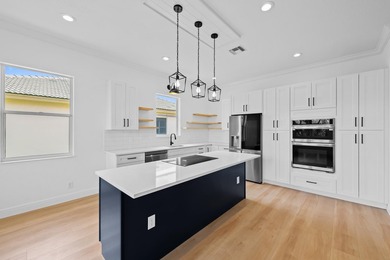 Welcome to Venetian Isles, a gated 55+ active lifestyle - photo 2
