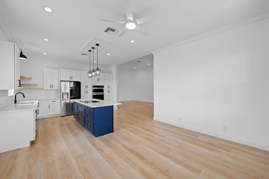 Welcome to Venetian Isles, a gated 55+ active lifestyle - photo 9