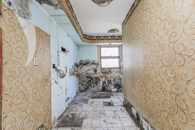PROPERTY IS VACANT! PRICED TO SELL AS IS: CASH OFFERS ONLY - photo 16