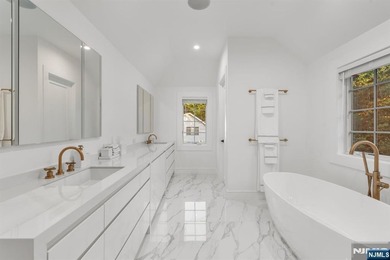 Welcome to one of the most exceptional estates ever offered in - photo 20