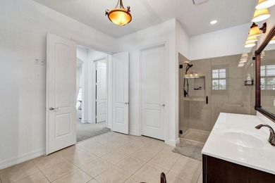 Welcome to this stunning 4-bedroom, 3.5-bathroom residence - photo 21