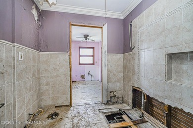 PROPERTY IS VACANT! PRICED TO SELL AS IS: CASH OFFERS ONLY - photo 21