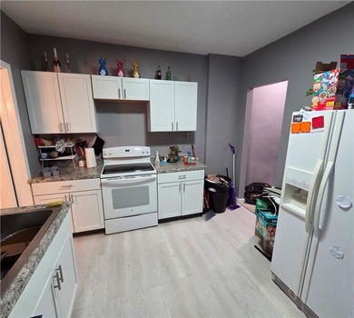 Turnkey investor's dream or perfect owner-occupant opportunity - photo 22