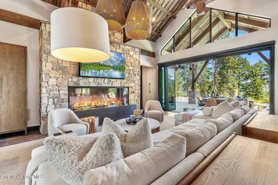 Estate 265 is a modern mountain residence situated in the Gozzer - photo 25