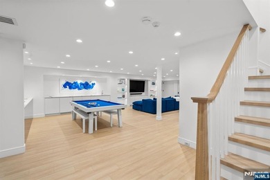 Welcome to one of the most exceptional estates ever offered in - photo 30