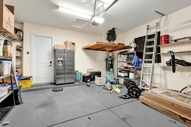 Welcome to this stunning 4-bedroom, 3.5-bathroom residence - photo 30